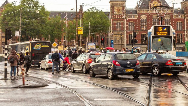 3058649-poster-p-1-the-netherlands-will-ban-new-gasoline-powered-vehicles-by-2025