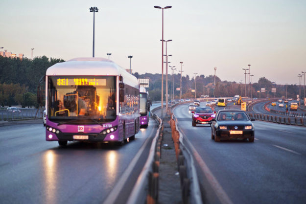 Вільні смуги громадського транспорту: де і як це уже можливо?