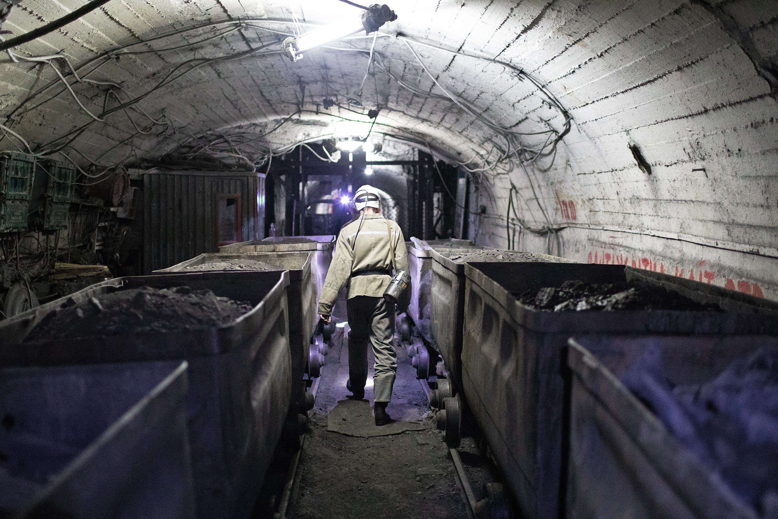 Енергетичне співтовариство закликає відмовитися від субсидій у викопні галузі та визначити дату відмови від вугілля