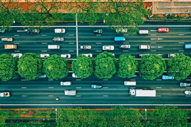 Викиди від транспорту і як з ними боротися: інтерв'ю експерток Екодії для Федерації автопрому України