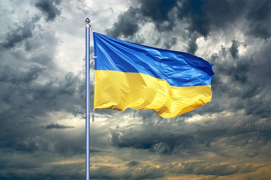 наша Батьківщина перетворилася на передову для жорстокої імперіалістичної війни, розпаленої російськими нафтою, газом і вугіллям. наша Батьківщина перетворилася на передову для жорстокої імперіалістичної війни, розпаленої російськими нафтою, газом і вугіллям.
