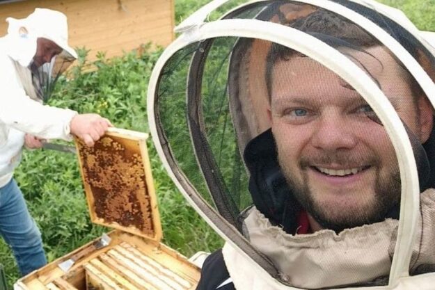 Олег Бачинський: нам хотілося зробити по-іншому”, – розповідає фермер. По іншому – щоби була користь і для природи, і для землі, і для людини.