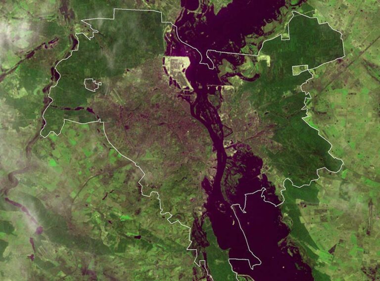 Повінь на річках Дніпро та Десна у 1979 році. Супутниковий знімок з допису Сергія Шевчука